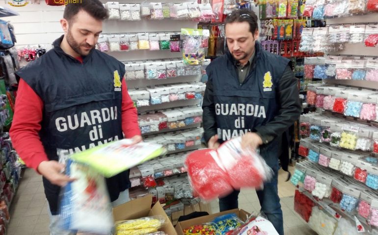 Sequestrati dalla Guardia di Finanza oltre 1200 articoli non sicuri tra giocattoli, materiale elettrico e accessori