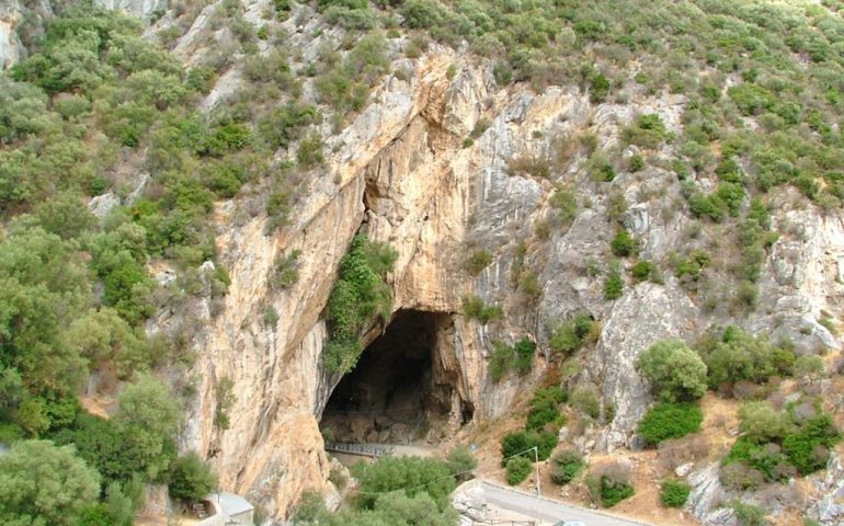 Domusnovas, trovata una tomba di epoca bizantina vicino alla Grotta di San Giovanni
