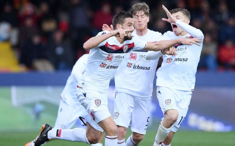 Finale pazzo per il Cagliari: rimonta il Benevento e vince 2-1 grazie a Pavoletti e Barella