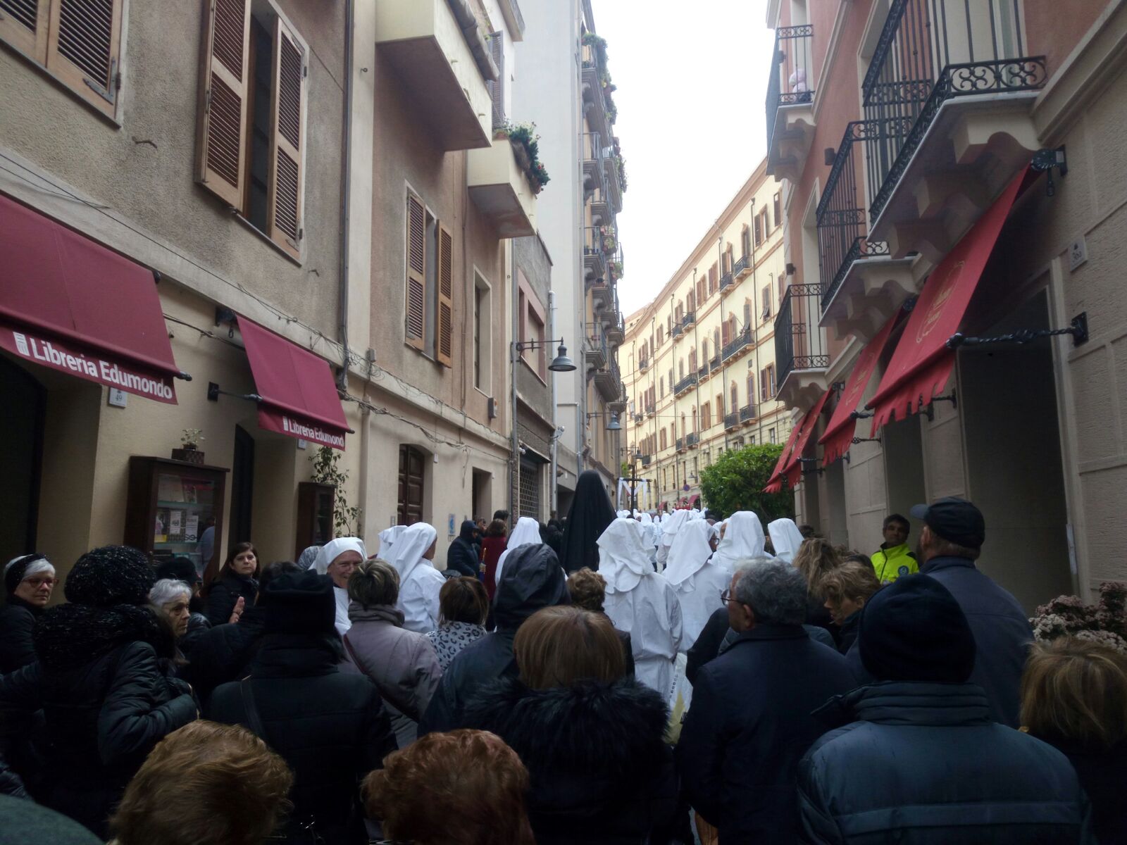 processione Arciconfraternita ss crocifisso piazza san giacomo (10)