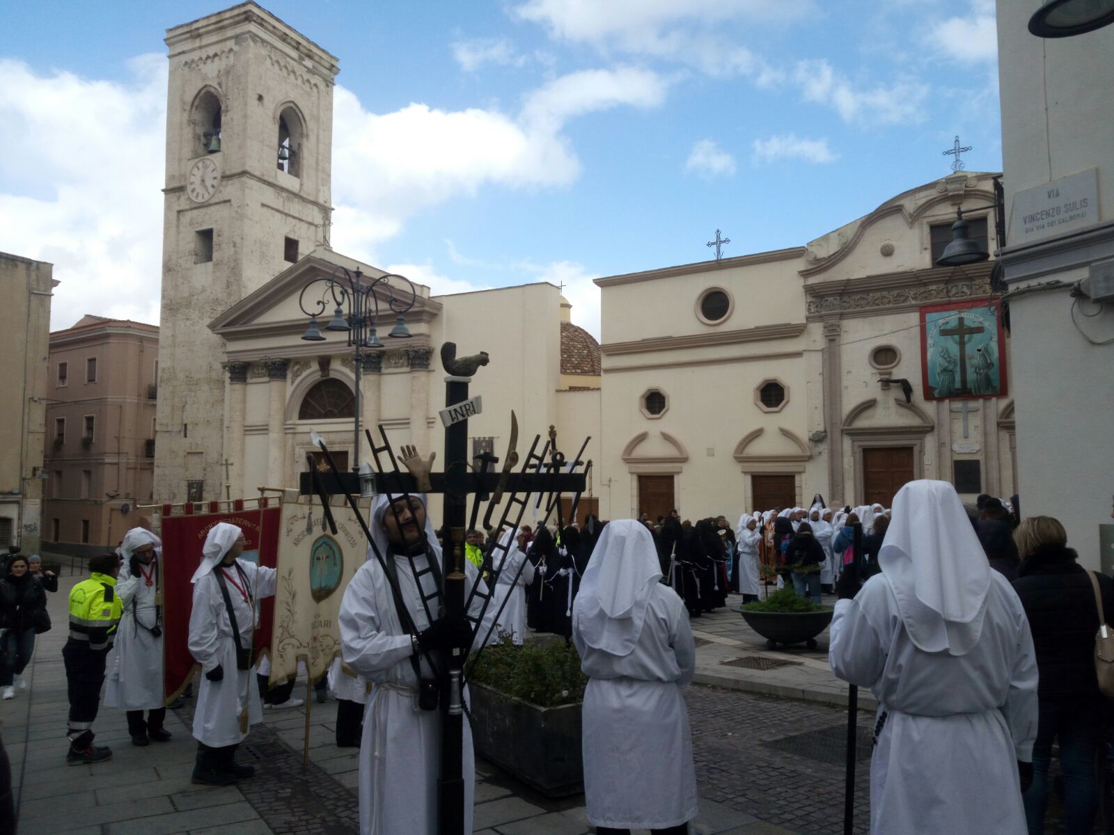 processione Arciconfraternita ss crocifisso piazza san giacomo (2)