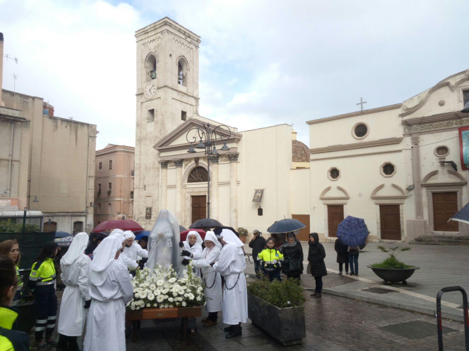 processione Arciconfraternita ss crocifisso piazza san giacomo (5)