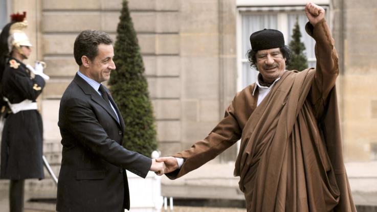 Francia: Sarkozy è sotto interrogatorio in stato di fermo. Sospette tangenti per 5 milioni euro da Gheddafi