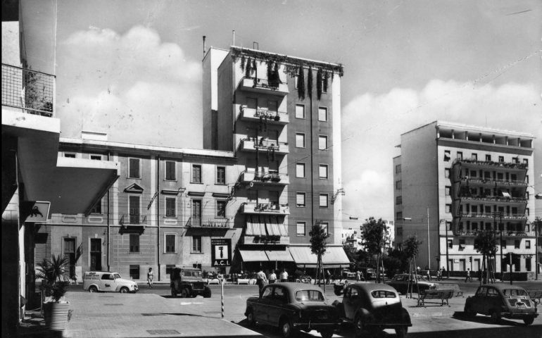 La Cagliari che non c’è più: piazza Repubblica in una foto del 1958