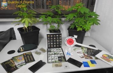 Droga e piante sequestrate guardia di finanza di cagliari