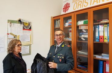 Guardia di Finanza dona alla Caritas i capi contraffatti