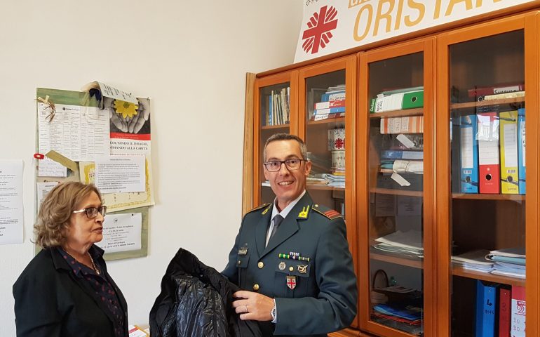 Guardia di Finanza dona alla Caritas i capi contraffatti