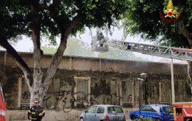 Incendio capannone in disuso viale trieste eternit