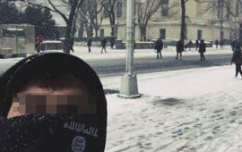 Selfie del turista sardo a New York modificato da Isis - Foto New York Post