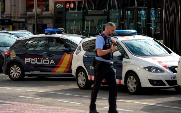 È giallo a Barcellona per la morte di un uomo di Uri. Francesco Masia, 34 anni, cameriere, è deceduto ieri nella città catalana, forse per un pestaggio