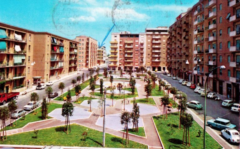 La Cagliari che non c’è più: piazza Pascoli (oggi Michelangelo) nel 1969