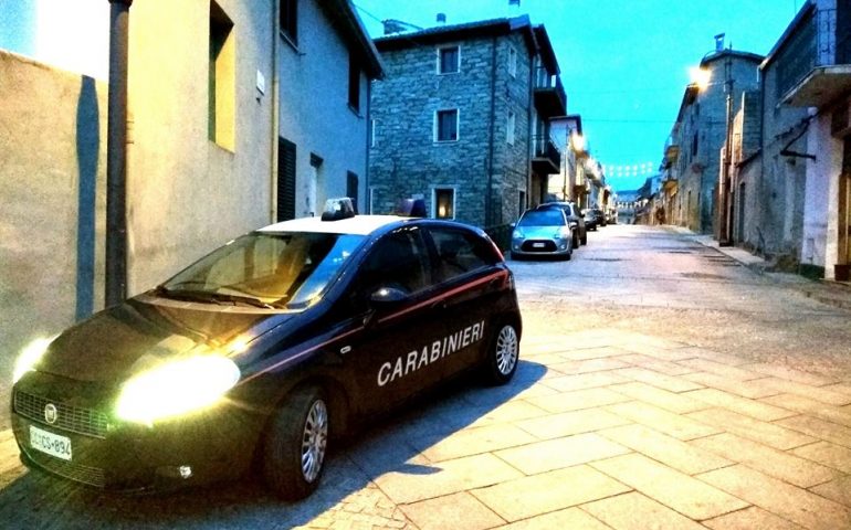 Carabinieri aggrediti durante la festa paesana. Tre persone denunciate a Sarule