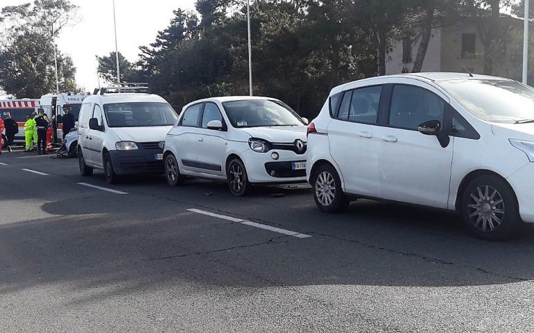Via Lungo Saline. Tamponamento a catena con 4 veicoli coinvolti: feriti in ospedale