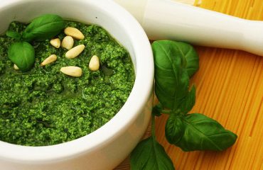 La ricetta Vistanet di oggi. Il pesto alla genovese, veloce e perfetto per l’estate