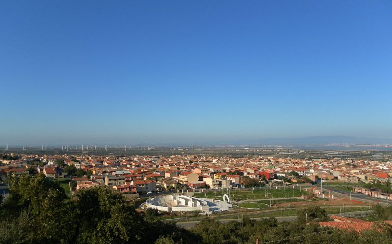 Capoterra, aumentano i contagi: il sindaco chiude scuole e sospende mercati ed eventi