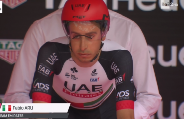 Primo piano per Fabio Aru alla partenza del Giro