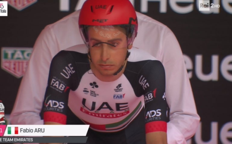 Primo piano per Fabio Aru alla partenza del Giro