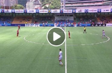 Gol di Andrea Valocchia durante il torneo di calcio a 7 ad Hong Kong