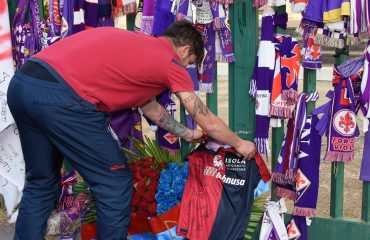 Il Cagliari in visita al memoriale di Davide Astori a Firenze 2