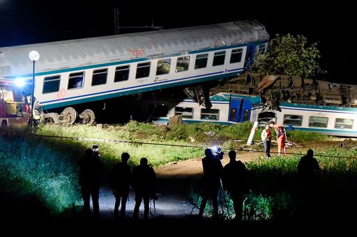 Incdente-treno-contro-tir-a-Caluso-sulla-linea-Torino-Ivrea