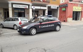Minaccia di farsi esplodere con le bombole del gas carabinieri viale sant'avendrace