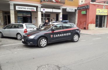 Minaccia di farsi esplodere con le bombole del gas carabinieri viale sant'avendrace