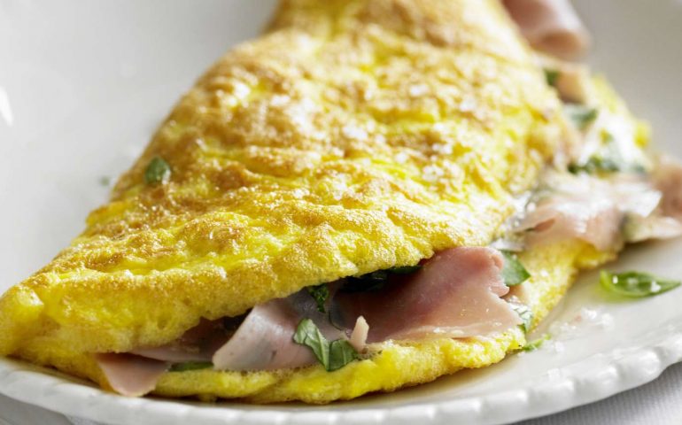 La ricetta Vistanet di oggi: l’omelette, piatto classico e veloce e molto nutriente