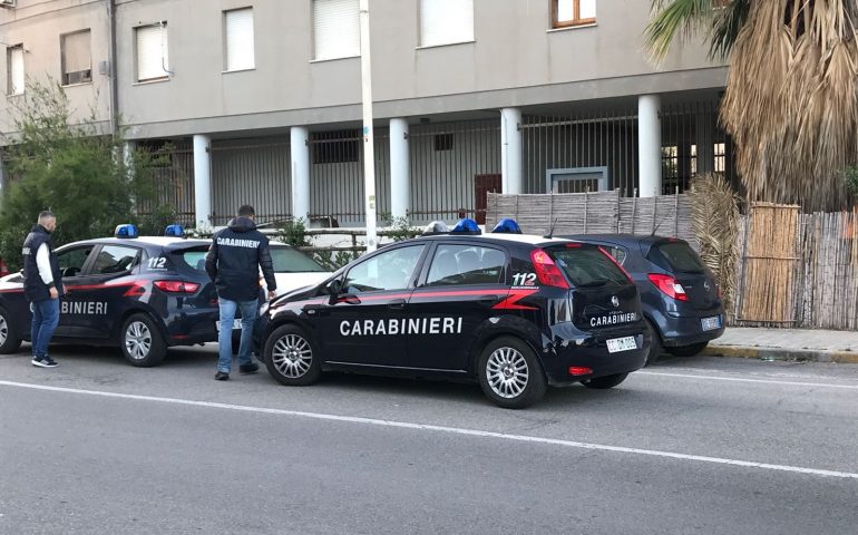 Perquisizione a tappeto a Sant'Elia carabinieri (3)