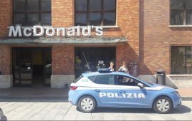 Rapina piazza matteotti davanti al McDonald