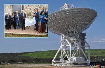 Sardinia Radio Telescope - Foto Inaf (nel riquadro l'inaugurazione del Sardinia Deep Space Antenna)