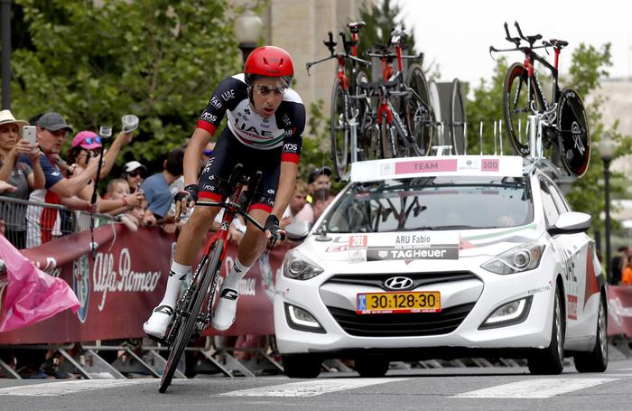 Giro d’Italia, bis di Elia Viviani. Fabio Aru è 34° nella generale, domani riposo, martedì prime salite