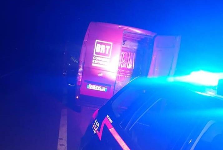 Assaltato e rubato furgone Bartolini da due malviventi a volto coperto che si sono dati alla fuga