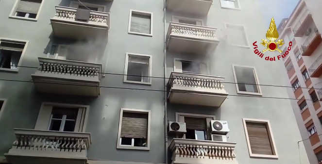 Paura in via San Benedetto: incendio in un’abitazione