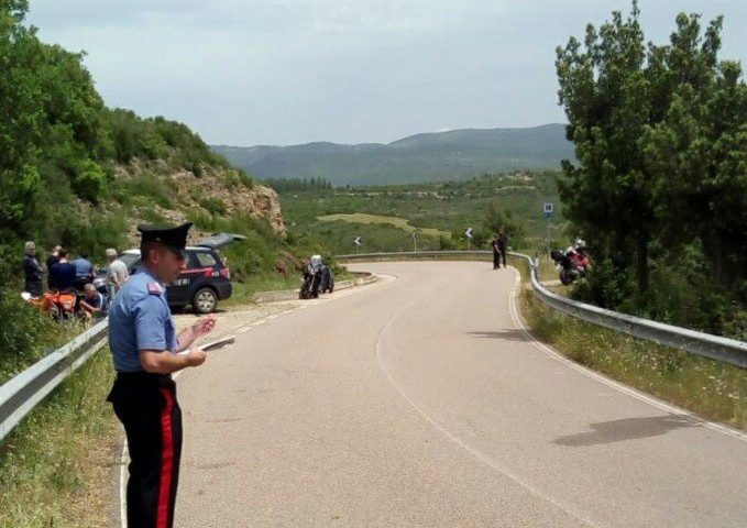 Ancora sangue sulle strade sarde: brutto incidente a Escalaplano per un turista in moto