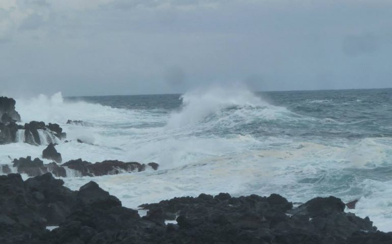 Sardegna, oggi e domani allerta mareggiate: onde fino a 5 metri
