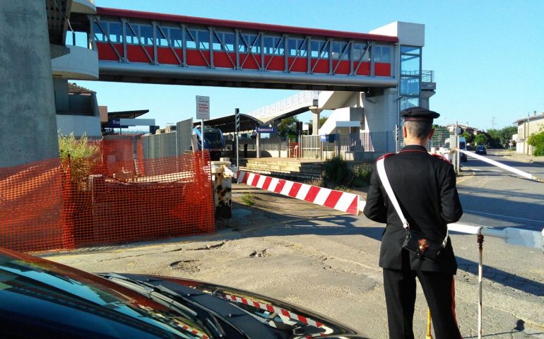 Treno contro furgone: il mezzo era rimasto bloccato dal passaggio a livello