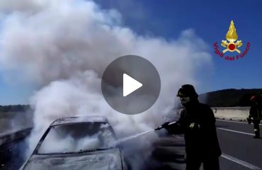 Incendio auto 131 sanluri