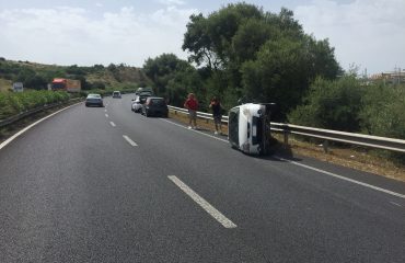 Incidente 195 matiz si ribalta