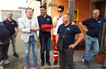 Riola Sardo, il cuore d'oro dei ragazzi del'66 donato al paese un defibrillatore (8)