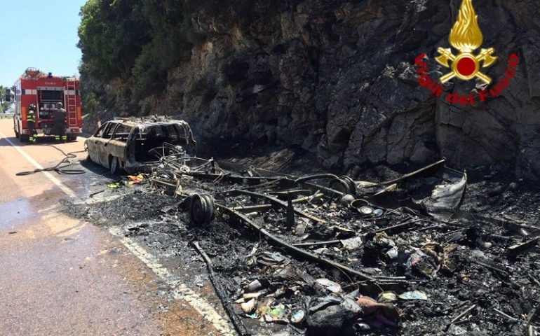 auto distrutta dalle fiamme strada statale 125