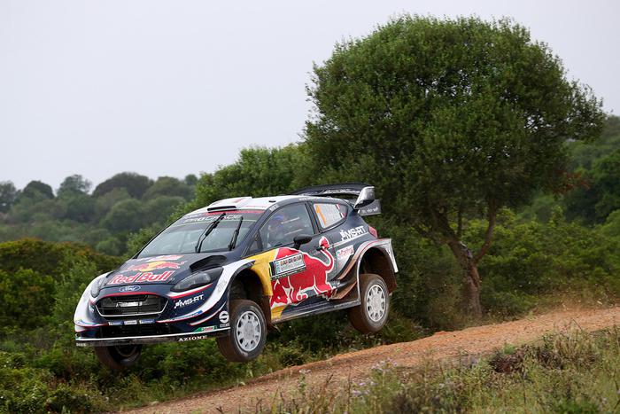 Parte il Rally mondiale ad Alghero: il favorito Ogier è già al comando