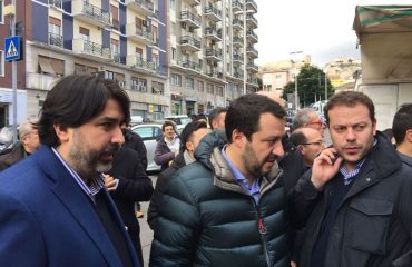 Matteo Salvini e Christian Solinas al mercato di Cagliari