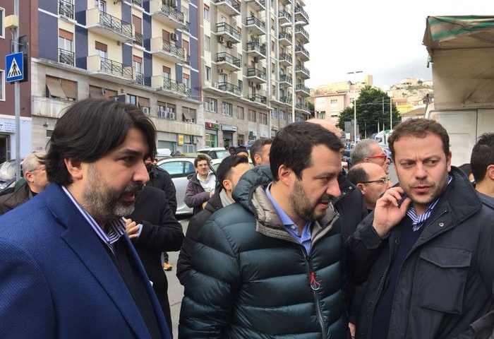 Matteo Salvini e Christian Solinas al mercato di Cagliari