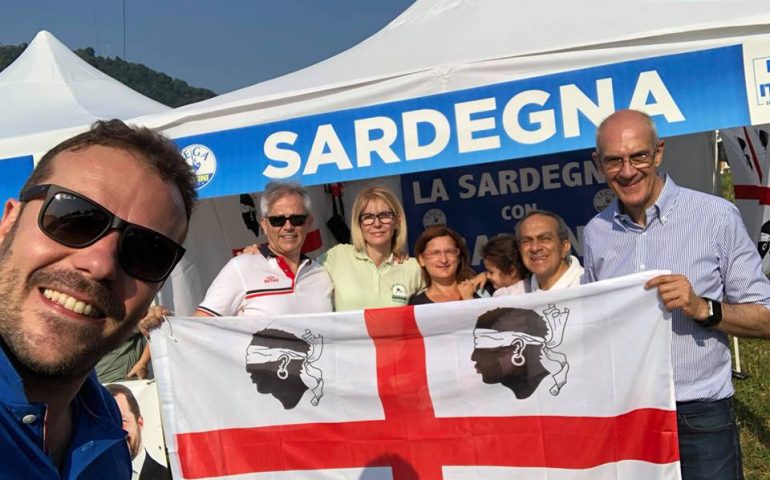 Sardi a Pontida. Al raduno annuale della Lega sventolano anche i Quattro mori