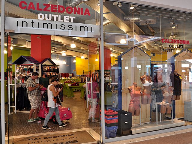 Outlet segusino calzedonia intimissimi outlet