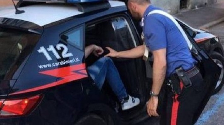 Carabinieri divisa estiva