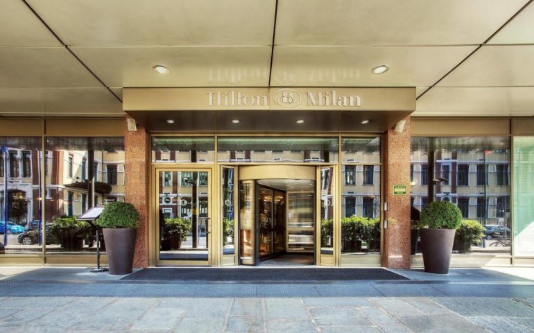 Hilton Milano rapina soldi falsi