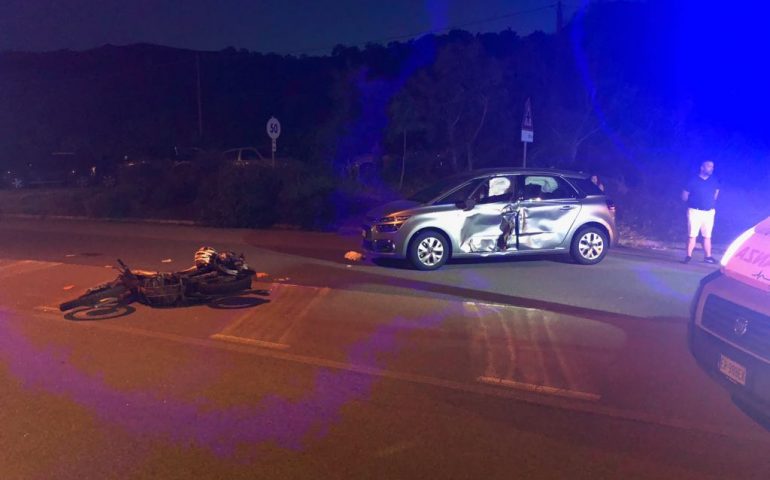 Incidente a Solanas, scontro tra auto e moto: feriti trasportati al pronto soccorso