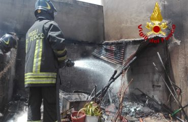 Incendio in via della Pineta a Capoterra