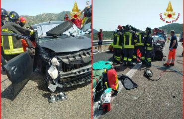 Incidente a Solanas sulla 125 intervento Vigili del fuoco (1)